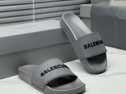 Balenciaga Political Campaign 2023 Fashion slippers Women size: 35-40 .Men size: 39-45 note shoes size and color which you want when you fill shipping address