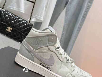 Chanel x AJ 1s sneakers top quality size: 35-39 (40.41 can be customized) note shoes size when you fill shipping address