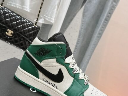 Chanel x AJ 1s sneakers top quality size: 35-39 (40.41 can be customized) note shoes size when you fill shipping address